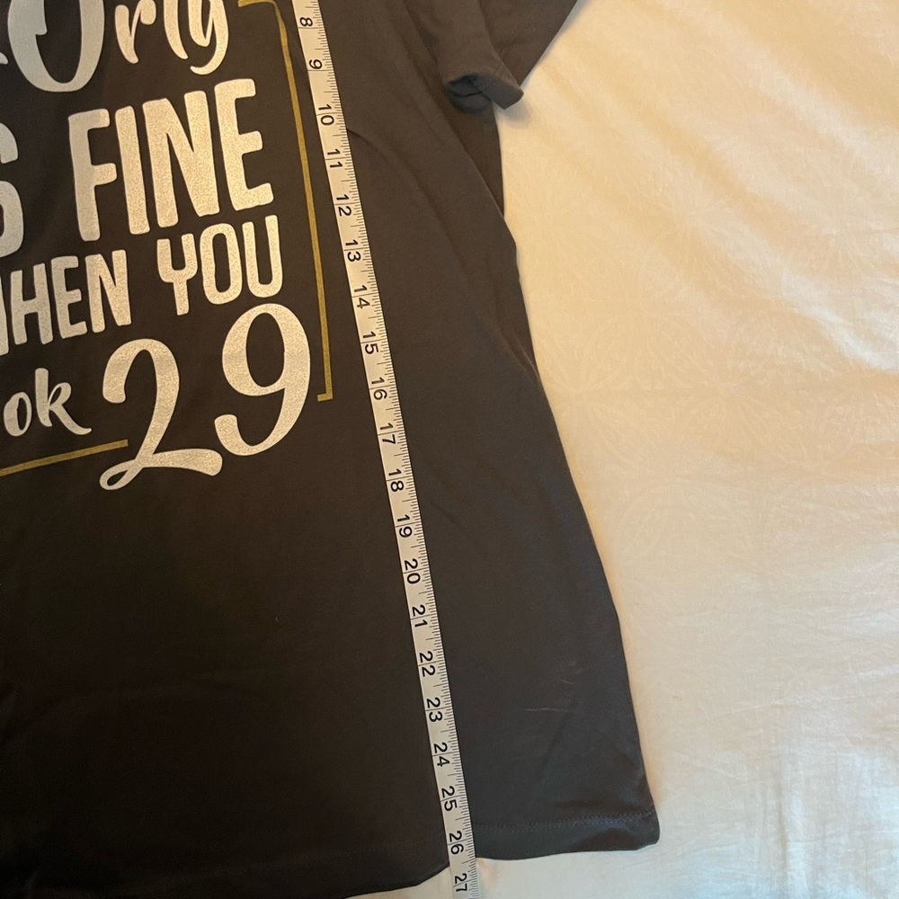 Funny 40 women’s t-shirt - NWT - Picture 7 of 7